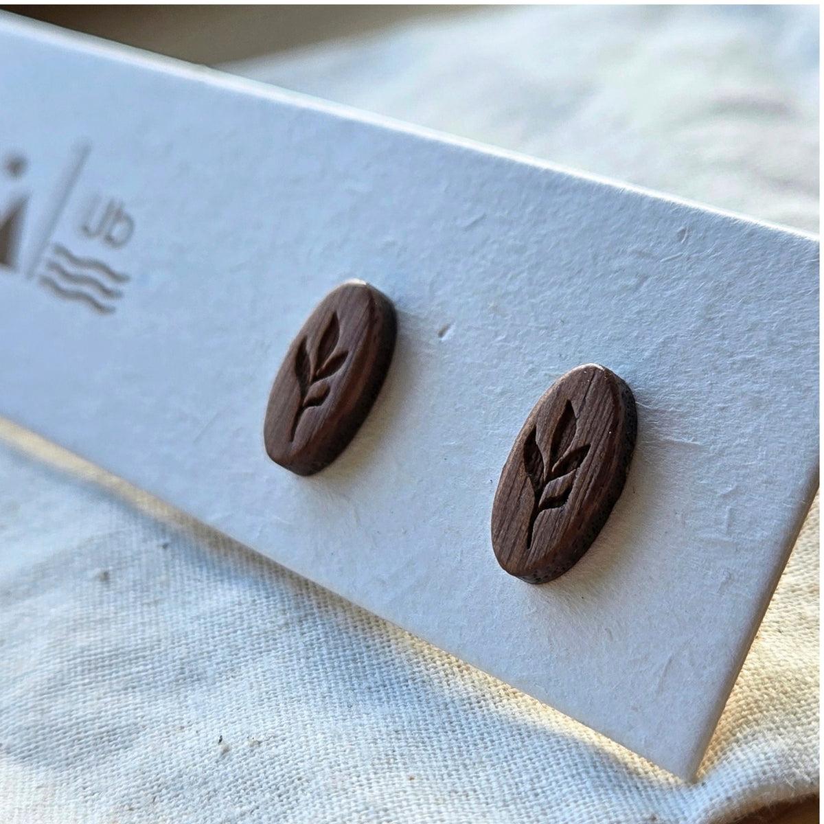 Walnut Ovals - Botanical
