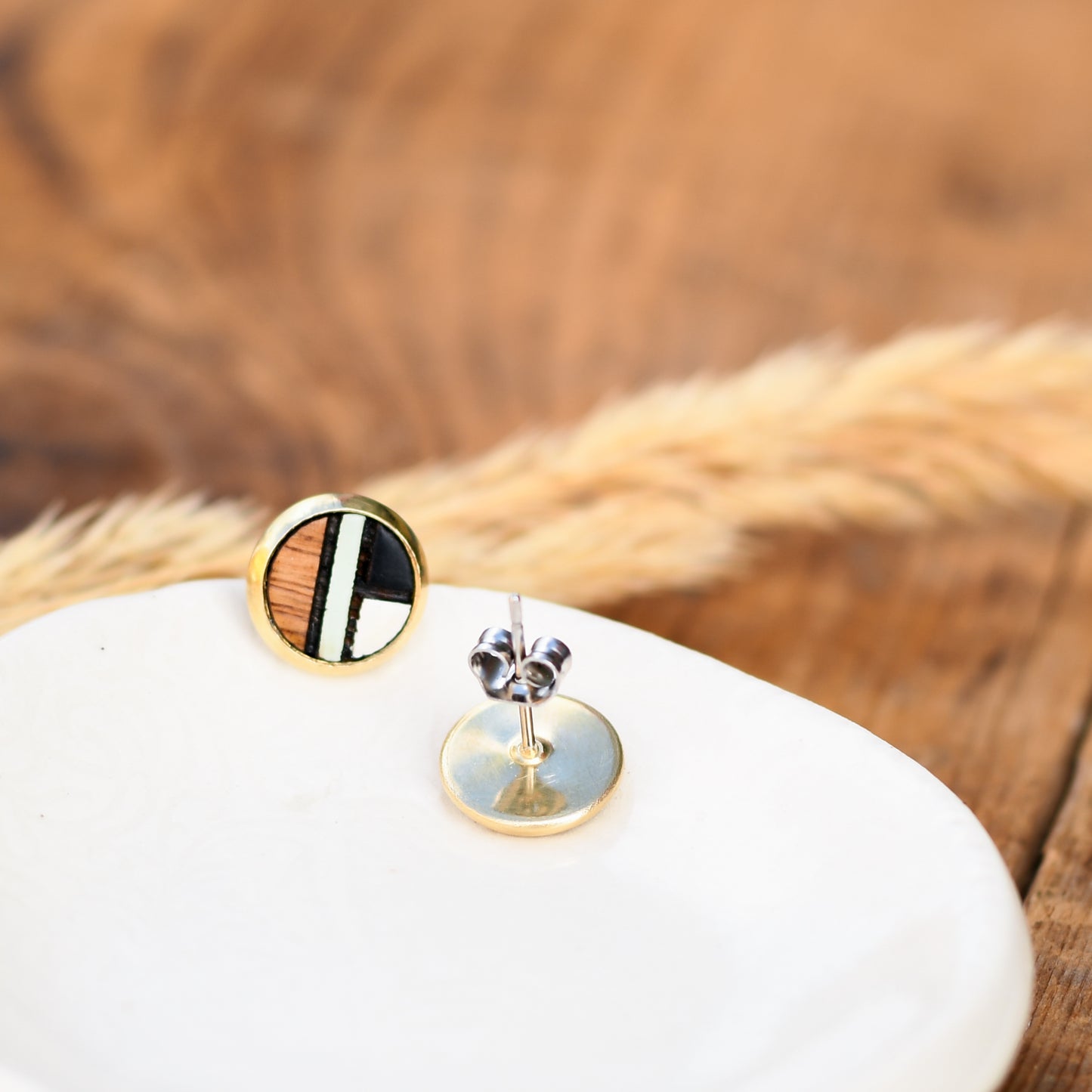 Twiggy - Stained Canary & Black